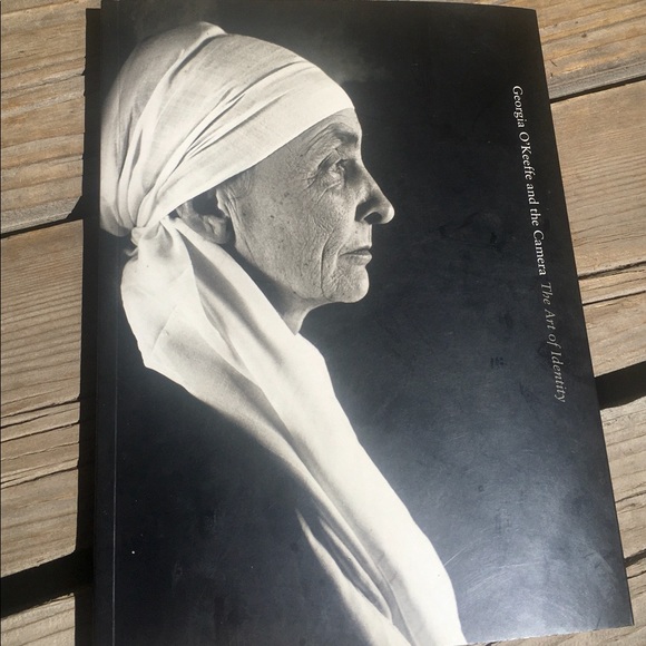 Chronicle Books Other - 🌶 Georgia O’Keeffe and the Camera Book